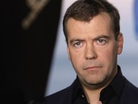 Медведев обратился к спортсменам по вопросу выбивания денег из губернаторов