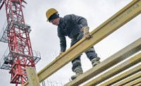 Почти в два раза увеличат количество рабочих рук на строительстве домов для погорельцев в поселке Белоомут