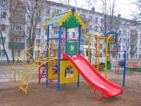 Власти Москвы сделают безопасными свыше 4.2 тысячи детских площадок