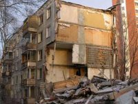 Власти Москвы до конца 2014 года снесут 100 ветхих пятиэтажек