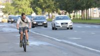 Из-за велодорожек на 16 улицах в центре Москвы могут урезать проезжую часть 